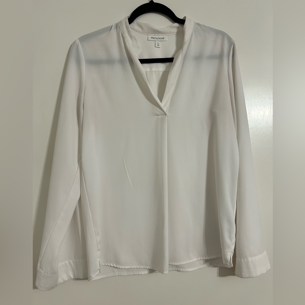 Prologue White Flowy V-neck Blouse